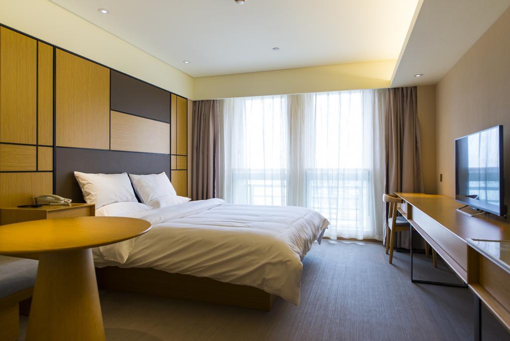 Ji Hotel Shanghai Hongqiao Jinhui Road Екстериор снимка